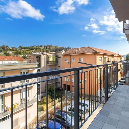Appartamento Centrale Con Parcheggio E Wi-Fi Gratuito Ac ألبا المظهر الخارجي الصورة